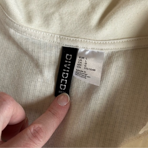 Never worn! H&M cropped top with collar - Picture 5 of 5